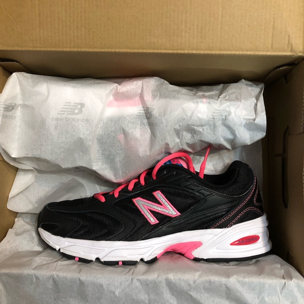 Women’s New Balance Abzorb 80 Black/Neon Pink size 9